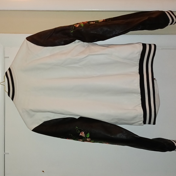 Women's Jacket - Picture 4 of 6